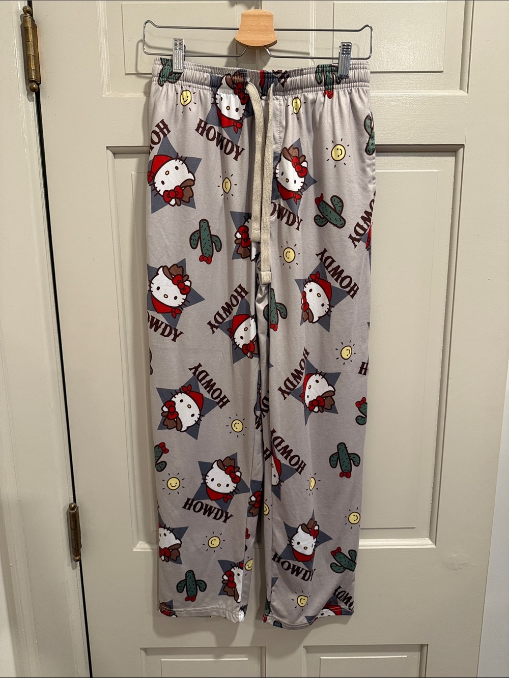 Sanrio Hello Kitty "Howdy" Grey Pajama Pants Size Small